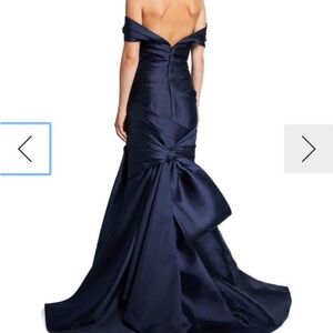 Badgley Mishchka formal Navy Gown size 4 Neiman Marcus